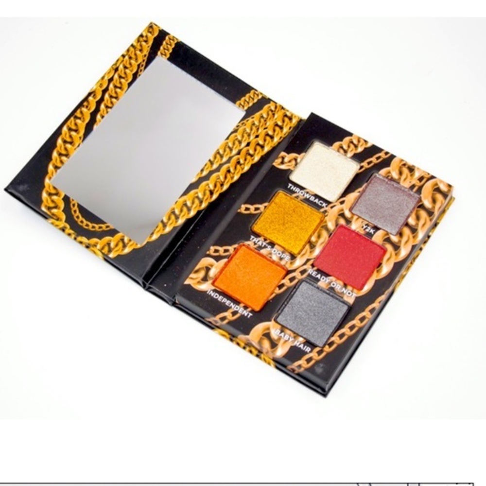 New Urban Decay Soundtrack 00s Eyeshadow Palette